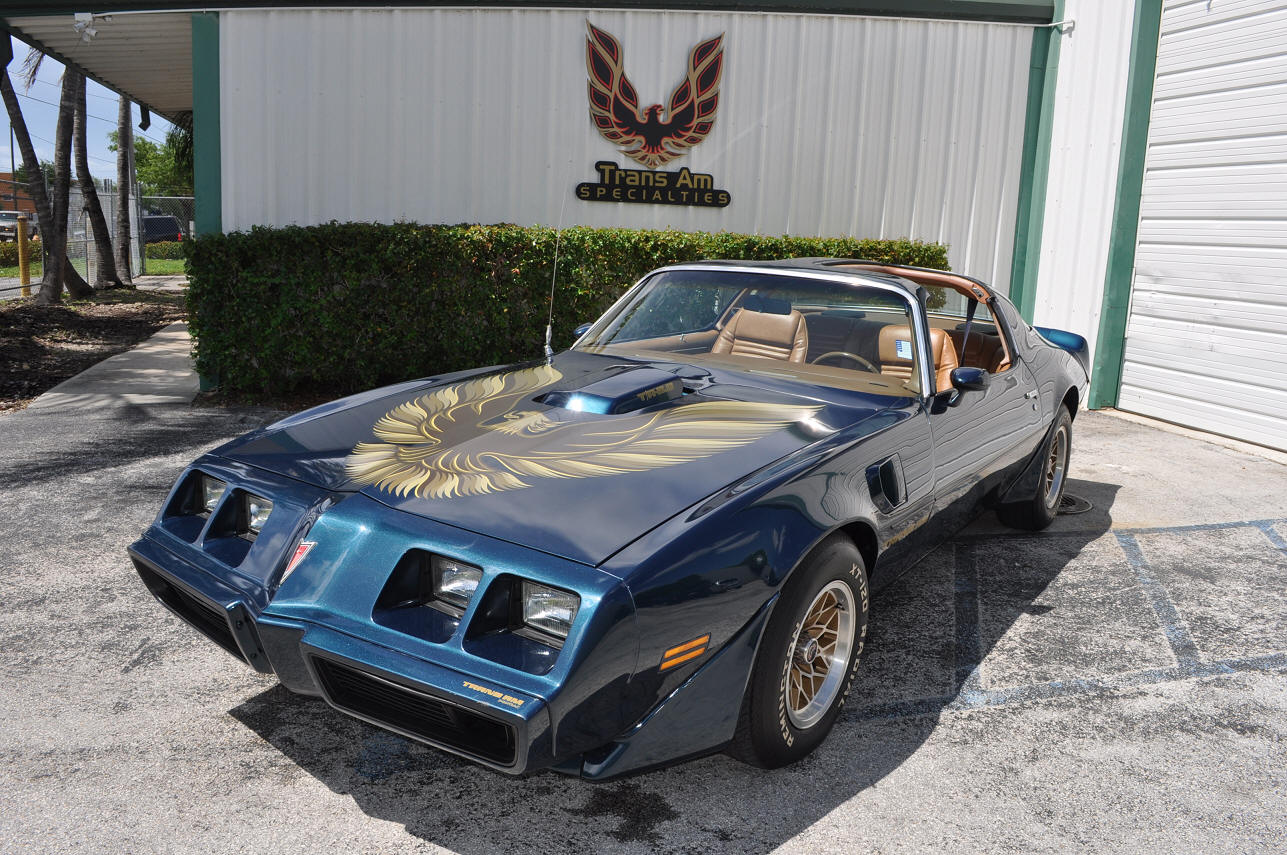 Just arrived this 1979 Trans am 6,6 litre , NOCTURNE BLUE 29 CODE , which i...